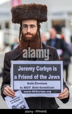 Liverpool, Merseyside, UK. 26th Sept 2018. Rabbi Yisroel Dovid Weiss (Jews against Zionism) Labour Party Conference, as supporters, delegates, demonstrators, people assemble at the echo arena as the city stages its annual political event. Credit; MediaWorldImages/AlamyLiveNews. Stock Photo