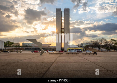 Three Powers Plaza (Praca dos Tres Poderes) at sunset - Brasilia, Distrito Federal, Brazil Stock Photo