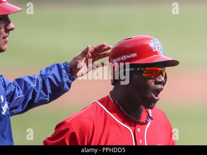 Rusney Castillo de Puerto Rico celebra carrera, durante el partido de beisbol de la Serie del Caribe entre Republica Dominicana vs Puerto Rico en el N Stock Photo