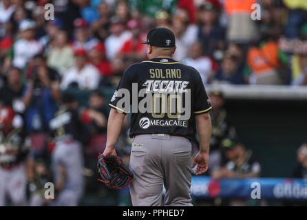 Javier Ivan Solano pitcher inicial de Mexico, durante partido de ...