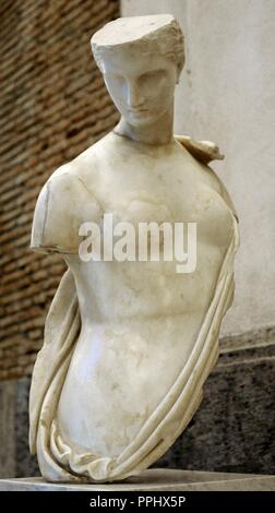 Aphrodite, known as Psyche. Statue. Marble. Roman copy of the Hadrian period. From the summa cavea of the amphitheatre of Campania in Santa Maria Capua Vetere. National Archaeological Museum. Naples. Italy. Stock Photo