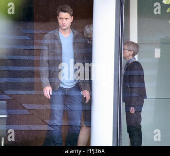 Justin Hartley filming the TV series ’This Is Us' with Melanie Liburd and Terry Gross in Philadelphia  Featuring: Justin Hartley, Terry Gross Where: Philadelphia, Pennsylvania, United States When: 25 Aug 2018 Credit: Hugh Dillon/WENN.com Stock Photo