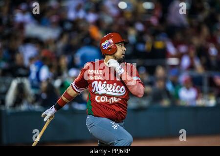 Jonatah Aceves de los Tomateros de Culiacan en la ceremonia de inicio del partido de beisbol Águilas Cibaeñas de Republica Dominicana, durante la Seri Stock Photo