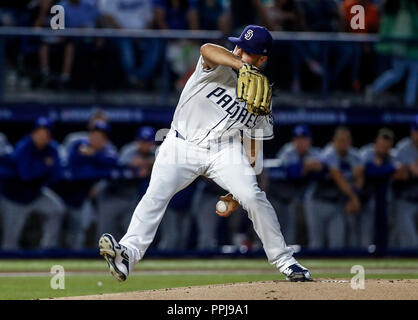 Joey Lucchesi pitcher inicial de San Diego, durante el partido de beisbol de los Dodgers de Los Angeles contra Padres de San Diego, durante el primer  Stock Photo