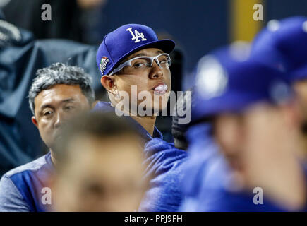 Bandera de Mexico. Mexican Flag . Baseball action during the Los Angeles  Dodgers game against San Diego Padres, the second game of the Major League  Ba Stock Photo - Alamy