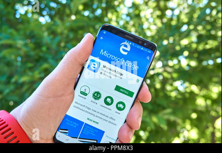 MONTREAL, CANADA - August 28, 2018: Microsoft Edge Browser android app on Samsung s8 screen. Stock Photo