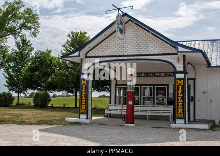 Historic Standard Oil gas station on Route 66, Odell, Illinois. Stock Photo