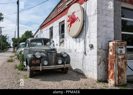 Old rusted gas pump at old gas station on historic Route 66. Odell,  Illinois, USA Stock Photo - Alamy
