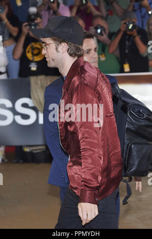 Madrid, Madrid, Spain. 26th Sep, 2018. Robert Pattinson is seen arriving at Maria Cristina Hotel during 66th San Sebastian Film Festival on September 26, 2018 in San Sebastian, Spain Credit: Jack Abuin/ZUMA Wire/Alamy Live News Stock Photo