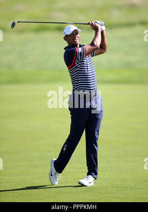 Team USA's Tiger Woods during preview day four of the Ryder Cup at Le Golf National, Saint-Quentin-en-Yvelines, Paris. PRESS ASSOCIATION Photo. Picture date: Thursday September 27, 2018. See PA story GOLF Ryder. Photo credit should read: Adam Davy/PA Wire. Stock Photo