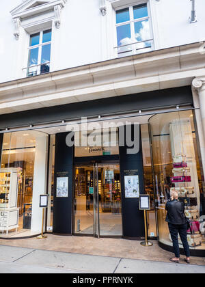 Fenwick Department Store Bond Street London UK Stock Photo: 106516014 ...