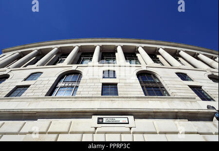 Unilever House (1933: Neoclassical Art Deco) at 100, Victoria Embankment. London, England, UK. Stock Photo