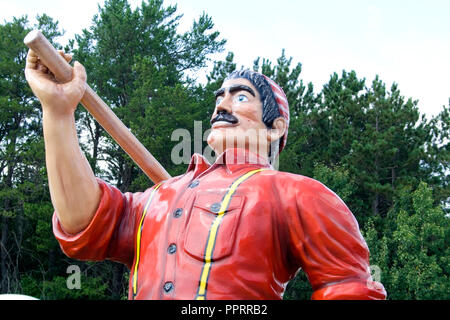 Statue of Paul Bunyan at the All You Can Eat Lumberjack Meals Restaurant. Wisconsin Dells Wisconsin WI USA Stock Photo