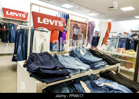 Macys cheap levis sale