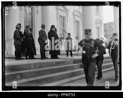 BOY SCOUTS. VISIT OF SIR ROBERT BADEN-POWELL TO D.C. REVEIWING PARADE- ALL OR SOME OF FOREGOING Stock Photo