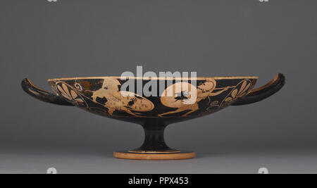 Attic Red-Figure Kylix Type B; Skythes, Greek, Attic, active about 520 - 490 BC, Athens, Greece; about 510 B.C; Terracotta Stock Photo