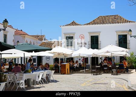 Restaurants in Afonso III Square (Praca do Afonso III) in the city centre, Faro, Algarve, Portugal, Europe. Stock Photo