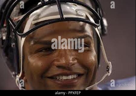 Nov 05, 2006; Chicago, IL, USA; Miami Dolphinns at Chicago Bears NFL  football game. Bears #94 Brendon Ayanbadejo talks with Nick Saban and Randy  McMichael after the game. Mandatory Credit: Photo by