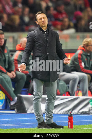 German Soccer, Berlin, September 28, 2018 Head coach Niko Kovac (FCB) sad, disappointed, angry, Emotions, disappointment, frustration, frustrated, sadness, desperate, despair,  HERTHA BSC BERLIN - FC BAYERN MUNICH  - DFL REGULATIONS PROHIBIT ANY USE OF PHOTOGRAPHS as IMAGE SEQUENCES and/or QUASI-VIDEO -  1.German Soccer League , Berlin, September 28, 2018,  Season 2018/2019, matchday 6 © Peter Schatz / Alamy Live News Stock Photo