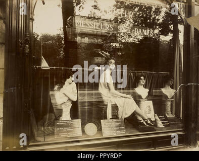 Salon de Coiffure, Hairdresser's Shop, Eugène Atget, French, 1857 - 1927, Paris, France; 1926; Gelatin silver chloride Stock Photo