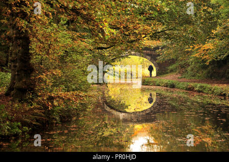 Around the UK - Autumn on the Leeds Liverpool Canal Stock Photo