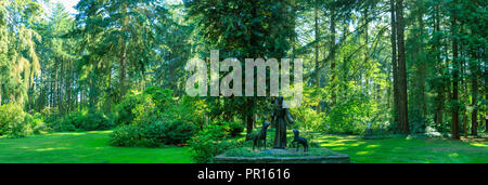 Statue of St. Francis of Assisi in the Grotto park, Portland, Oregon, United states Stock Photo