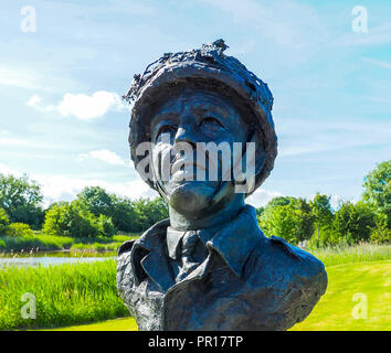 Bronze bust of Major John Howard who lead the raid on Pegasus Bridge on D Day 6th June 1944 Stock Photo