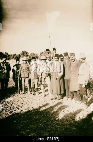 The surrender of Jerusalem to the British, December 9th, 1917 The mayor of Jerusalem, with white flag Stock Photo