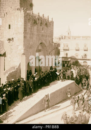 Entry of Field Marshall Allenby, Jerusalem, December 11th, 1917 Governor Borton Pasha, distributing proclamations. 1917 Stock Photo