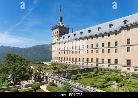 San Lorenzo de El Escorial, Madrid Province, Spain.  The monastery of El Escorial.  The monastery and its historic surroundings are a UNESCO World Her Stock Photo