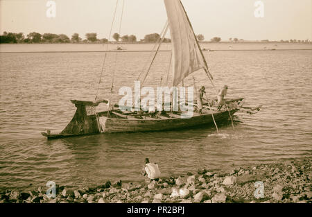 Sudan. Khartoum. Native craft on the Blue Nile. 1936, Sudan, Khartoum Stock Photo