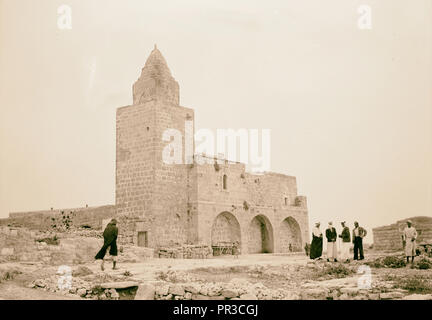 Halhul village at kilometer 30 on Hebron road Neby Yunis shrine, close up. 1940, West Bank, Ḥalḥūl, Middle East Stock Photo