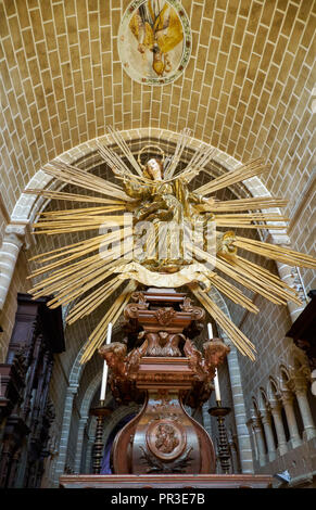 EVORA, PORTUGAL - JULY 01, 2016:  A golden statue of Saint in the interior of  the High choir of the main  Cathedral of Evora (Se de Evora). Evora. Po Stock Photo