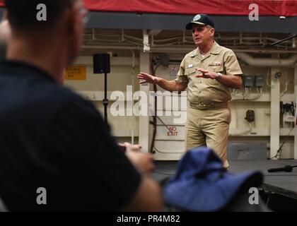 SAN DIEGO (Sept. 15, 2018) Vice Adm. Richard Brown, Commander, Naval Surface Force, U.S. Pacific Fleet (CNSP), provides an update of the Surface Force to Senior Executive Service (SES) leaders. Brown made the remarks during Advanced Professional Executives Program (APEX) 47, which is designed to provide newly appointed executives with both a practical and theoretical understanding of the structure and processes of the Office of the Secretary of Defense, the Combatant Commands, the Joint Chiefs of Staff, and the military departments.  The two-week DoD-wide Executive development opportunity also Stock Photo