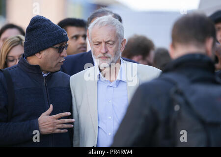 Jeremy CorbynHalesowen, West Midlands, UK. 29th September, 2018. Labour leader Jeremy Corbyn arrives at a rally to gain support for Labour's campaign for the Halesowen and Rowley Regis constituency. Peter Lopeman/Alamy Live News Stock Photo