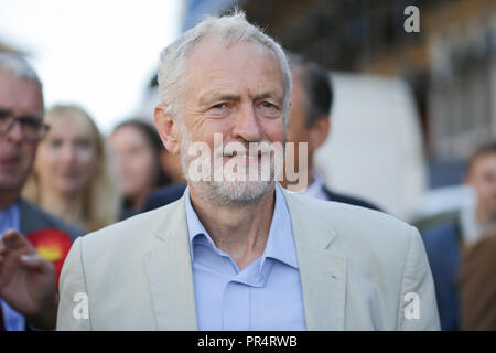 Halesowen, West Midlands, UK. 29th September, 2018. Labour leader Jeremy Corbyn arrives at a rally to gain support for Labour's campaign for the Halesowen and Rowley Regis constituency. Peter Lopeman/Alamy Live News Stock Photo