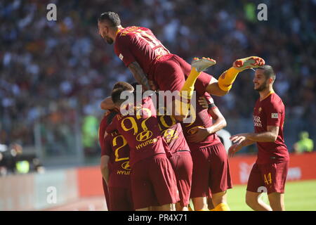 Rome, Italy. 28th September 2018. 29/09/2018 Stadio Olimpico, Rome, Italy. SERIE A: LORENZO PELLEGRINI SCORE THE GOL in  the ITALIAN SERIE A match between A.S. ROMA V S.S. LAZIO at Stadio Olimpico in Rome. Credit: marco iacobucci/Alamy Live News Stock Photo