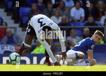 London, UK. 29th September 2018. Ryan Sessegnon of Fulham and Jonjoe Kenny of Everton during the Premier League match between Everton and Fulham at Goodison Park on September 29th 2018 in Liverpool, England. Credit: PHC Images/Alamy Live News