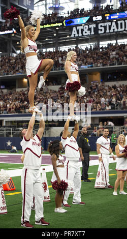 Arlington, Texas, USA. 29th Sep, 2018. Arkansas Cheerleaders performing Credit: Hoss McBain/ZUMA Wire/Alamy Live News Stock Photo