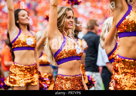 South Carolina, USA. 29th Sept 2018. The Clemson cheerleaders during the NCAA college football game between Syracuse and Clemson on Saturday September 29, 2018 at Memorial Stadium in Clemson, SC. Jacob Kupferman/CSM Credit: Cal Sport Media/Alamy Live News Stock Photo