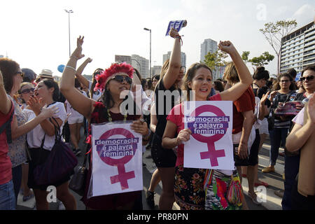 Sao Paulo, Brazil. 29th Sept 2018. Women protest against the far-right's presidential candidate on September 29, 2018 in Sao Paulo, Brazil. The protests occurred simultaneously in several Brazilian cities, against Jair Bolsonaro, the far right's presidential candidate. Protests included an internet campaign (#elenÃ£o and #himnot) which was joined by many women from various countries. Corinthians fans, Brazil's biggest soccer team, and other social groups also joined. (Credit Image: © Cris Faga/ZUMA Wir Credit: ZUMA Press, Inc./Alamy Live News Stock Photo