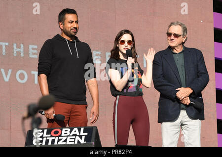 New York, NY, USA. 29th Sep, 2018. Kal Penn, Rachel Brosnahan and Robert De Niro at the 2018 Global Citizens Music Festival in Central Park, New York City on September 29, 2018. Credit: John Palmer/Media Punch/Alamy Live News Stock Photo