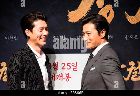 Jang Dong-Gun and Hyun Bin, Sep 28, 2018 : Cast members and South Korean actors Jang Dong-Gun (R) and Hyun Bin pose together during a press conference for their new South Korean historical action zombie movie, Rampant in Seoul, South Korea. Credit: Lee Jae-Won/AFLO/Alamy Live News Stock Photo