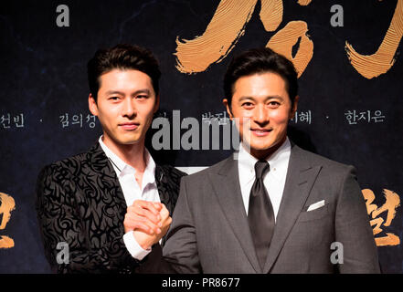 Jang Dong-Gun and Hyun Bin, Sep 28, 2018 : Cast members and South Korean actors Jang Dong-Gun (R) and Hyun Bin pose together during a press conference for their new South Korean historical action zombie movie, Rampant in Seoul, South Korea. Credit: Lee Jae-Won/AFLO/Alamy Live News Stock Photo