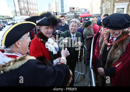 ALAN TITCHMARSH DRIVES THE SHEEP OVER LONDON BRIDGE 2018 Stock Photo