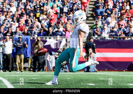 Foxborough, Massachusetts, USA. 30th Sep, 2018. Miami Dolphins center  Travis Swanson (66) comes off the field during the NFL game between the New  England Patriots and the Miami Dolphins held at Gillette