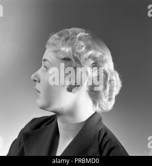 A 1950s hairstyle. A woman at the hairdresser 1952. Sweden 1952. ref 1962 Stock Photo