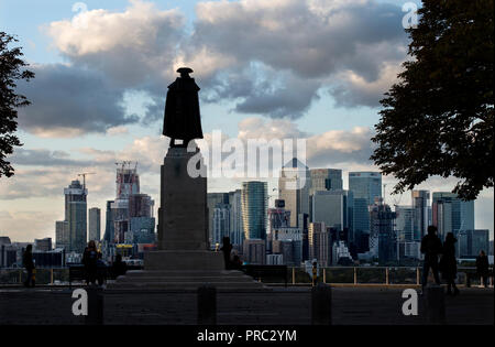 London Panorama from Greenwich Park, England UK. 22 September 2018 Statue of General James Wolfe looking across to 20th and 21st cntury Canary Wharf c Stock Photo