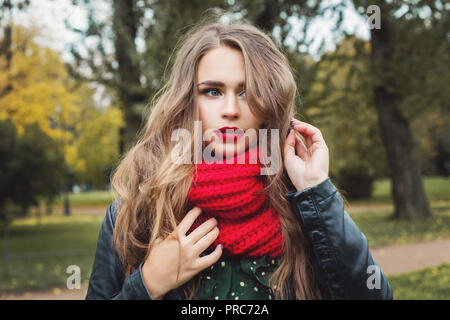 Beautiful woman outdoor, autumn portrait