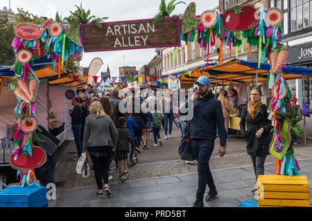 Sunday food market in Market Place, St. Albans, Hertfordshire, England, UK Stock Photo